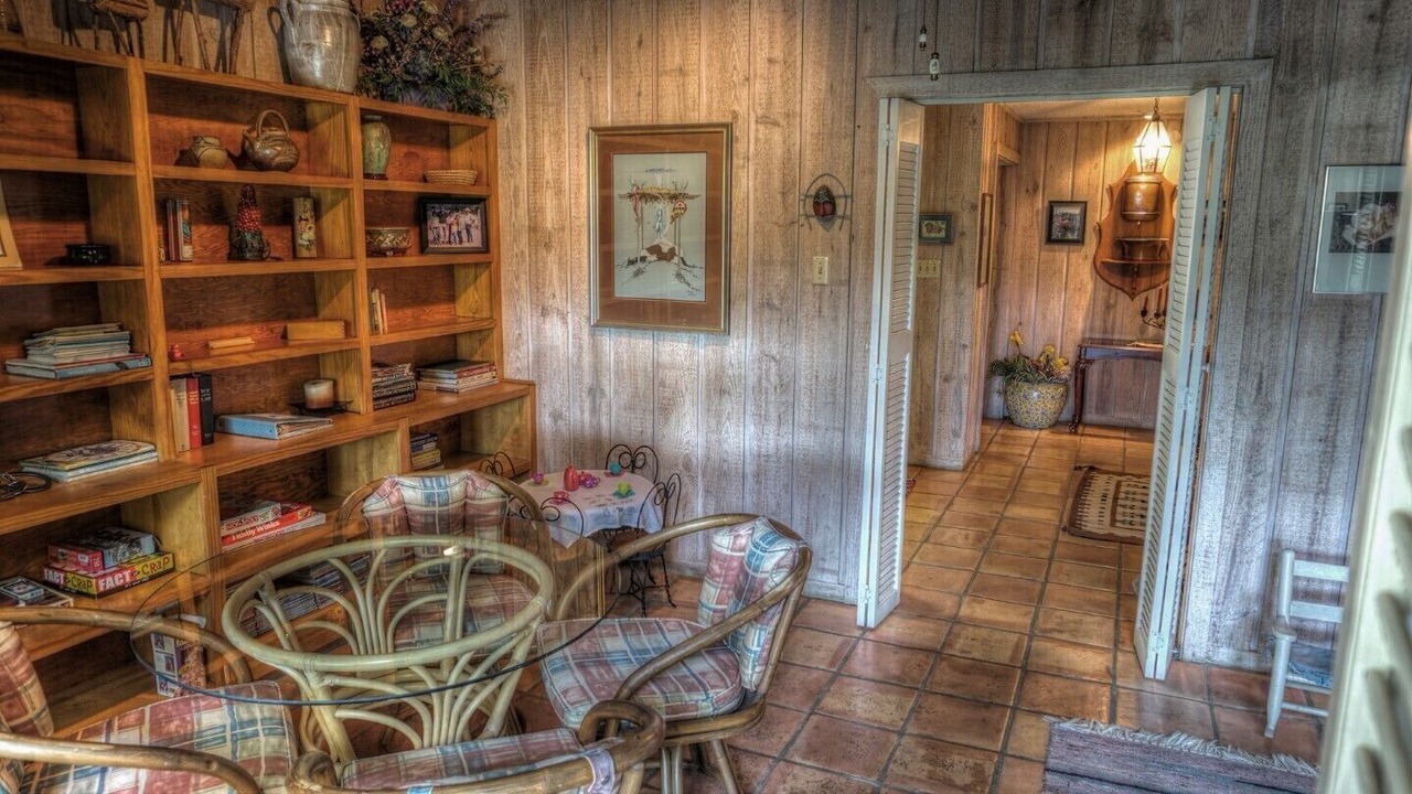 Photo of Bedroom in Uvalde