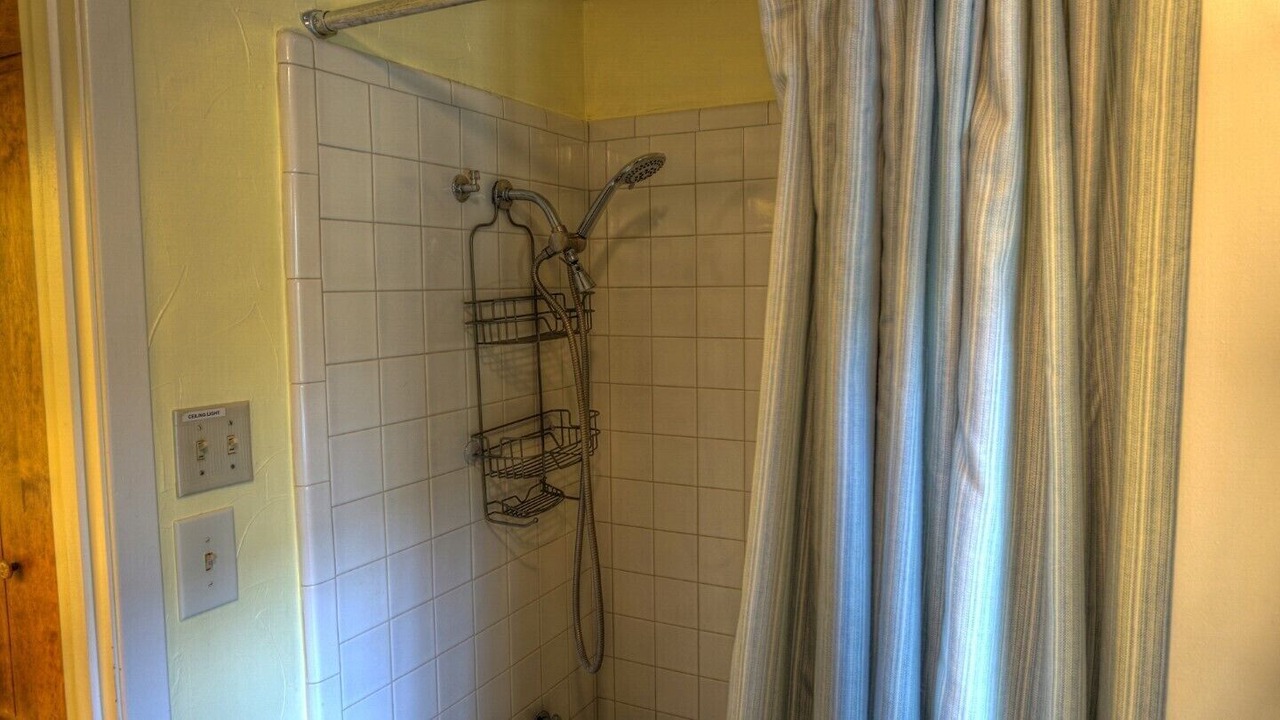 Photo of Bathroom in Uvalde