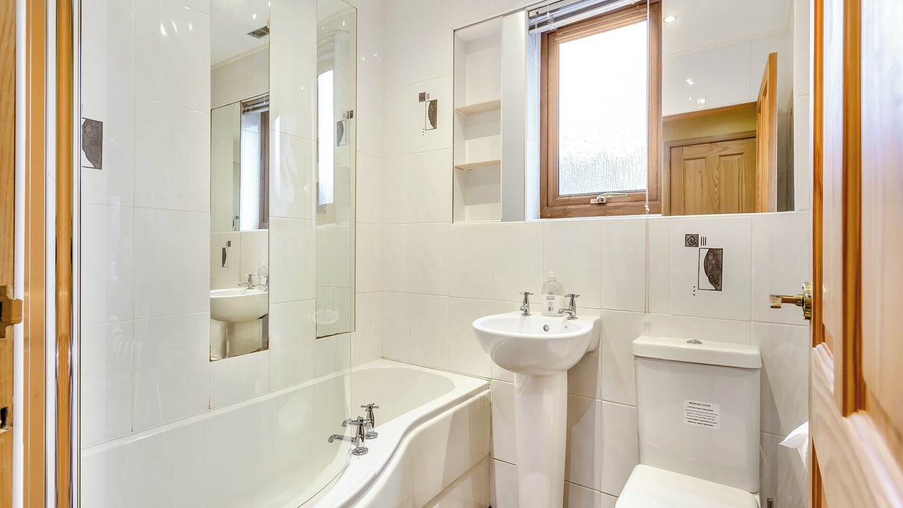 Photo of Bathroom in Spittal