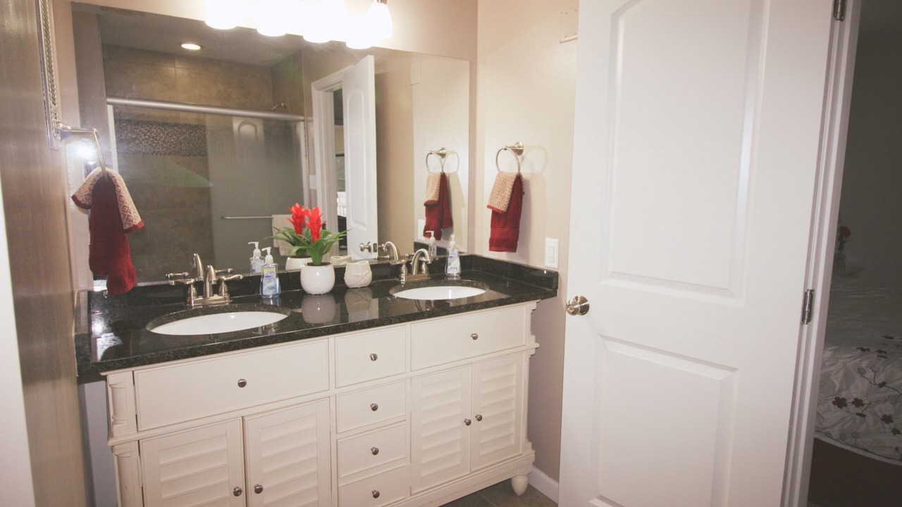 Photo of Bathroom in Edgewater