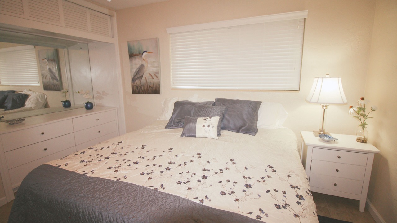 Photo of Bedroom in Edgewater