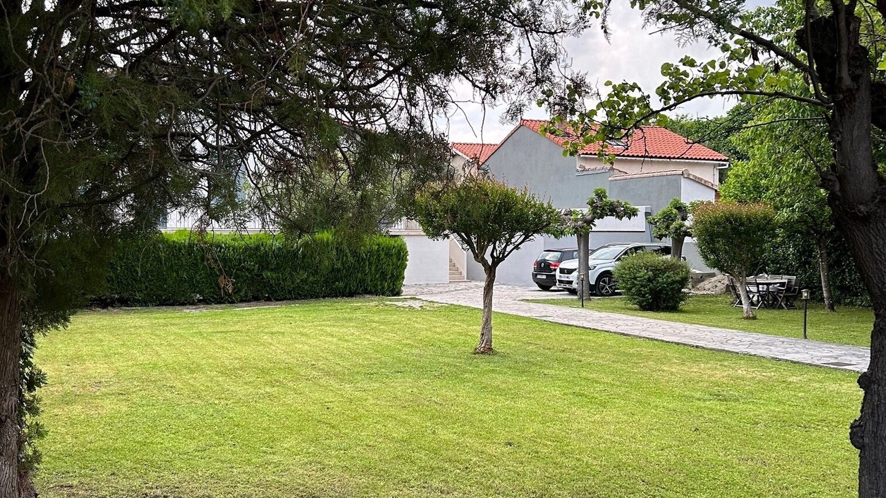 Photo of Outdoor in Bonnefoy-Roseraie-Gramont