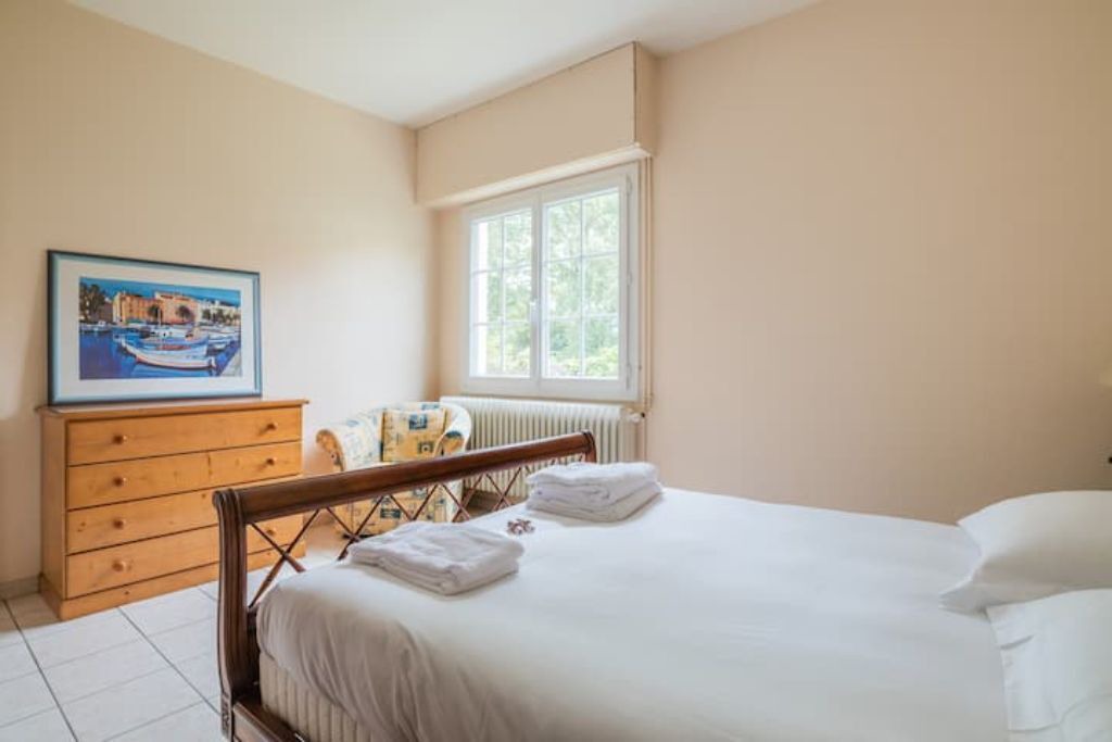 Photo of Bedroom in Gujan-Mestras