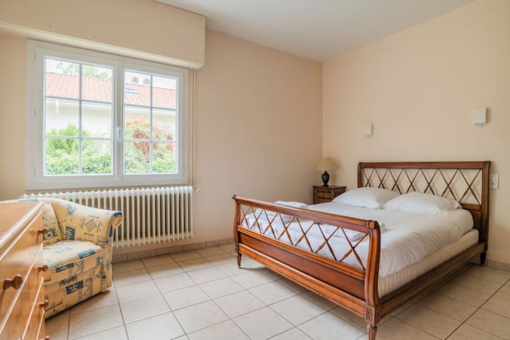 Photo of Bedroom in Gujan-Mestras