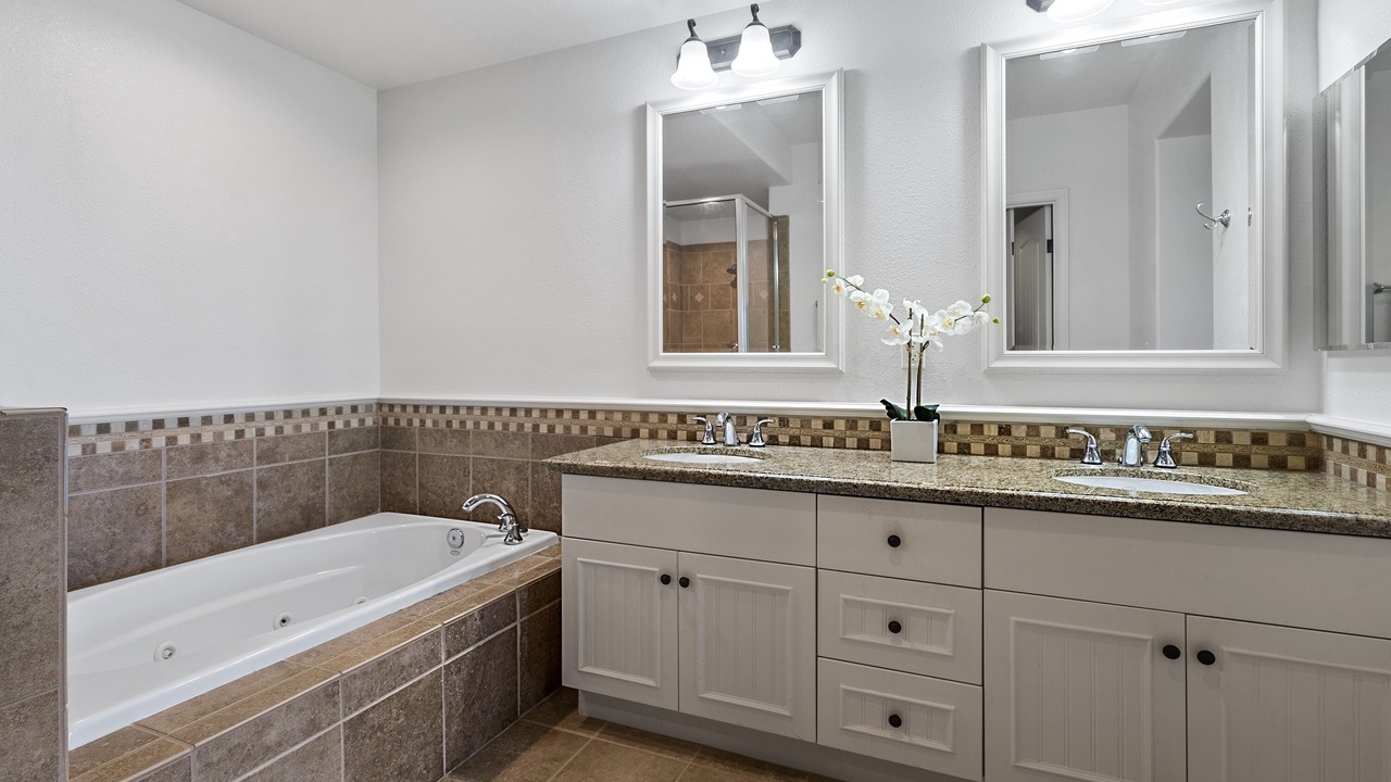 Photo of Bathroom in Kulalani