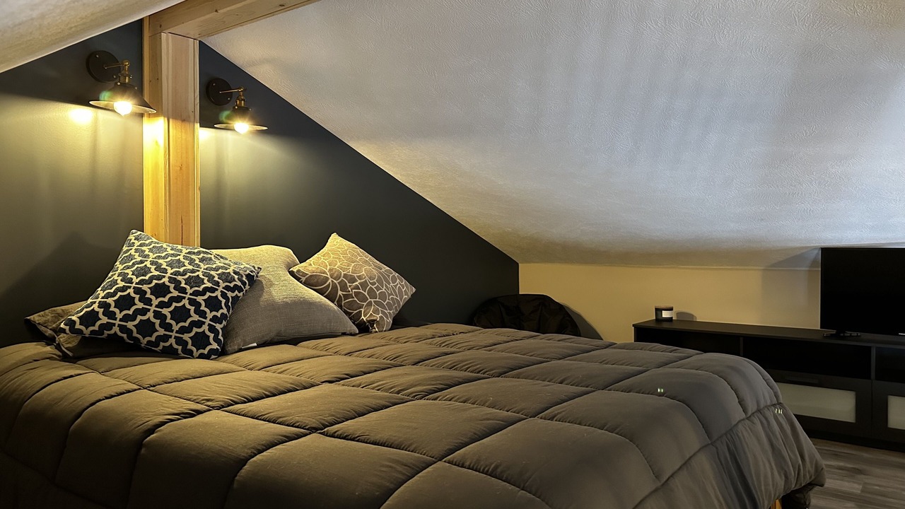 Photo of Bedroom in Alden