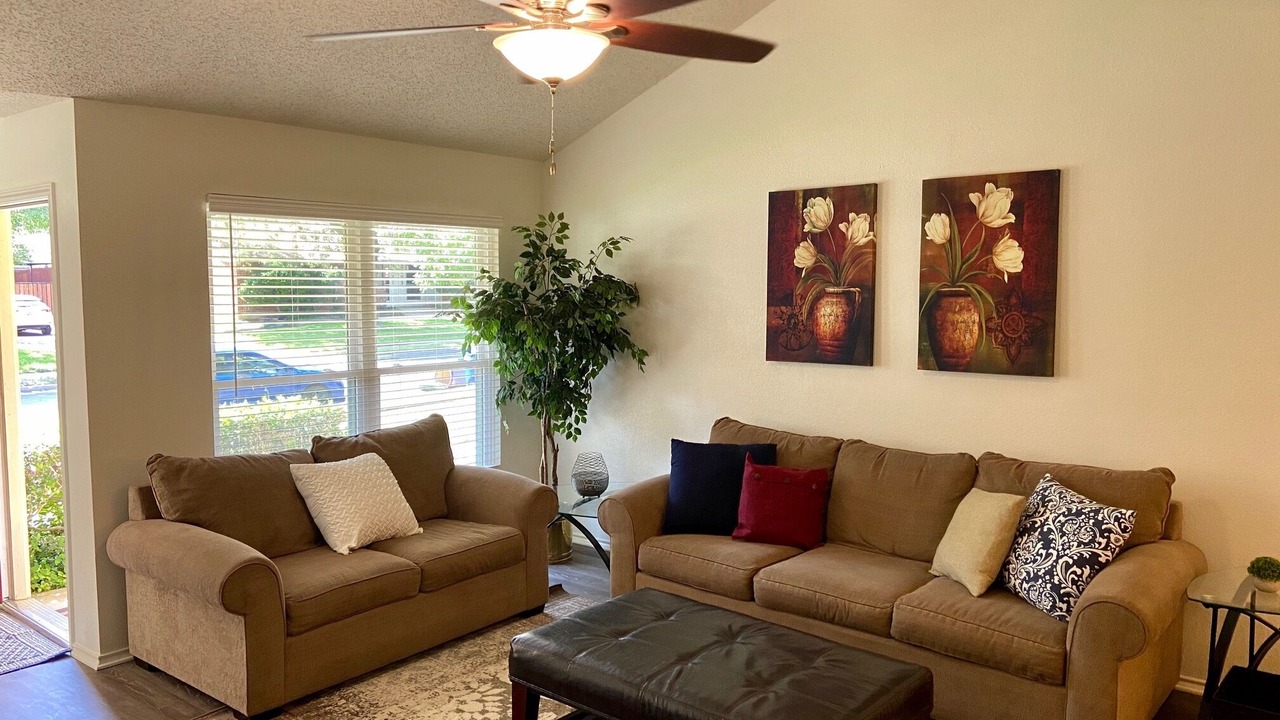 Photo of Livingroom in Euless