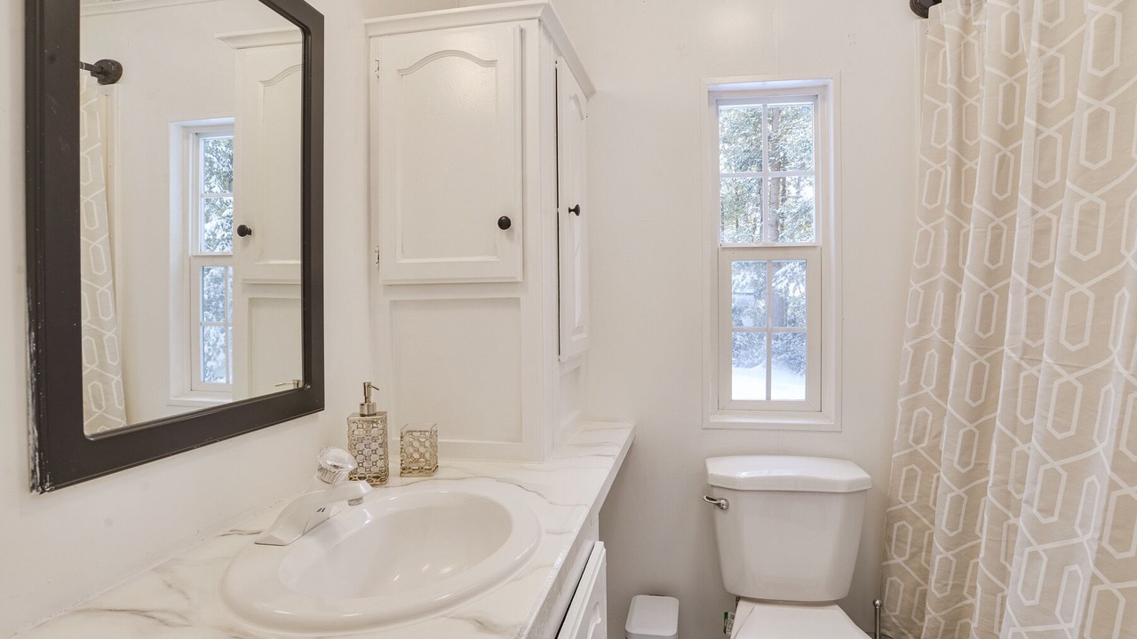 Photo of Bathroom in Kawartha Lakes