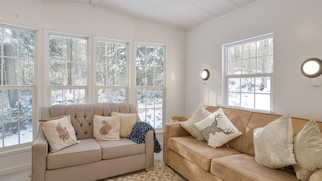 Photo of Livingroom in Kawartha Lakes