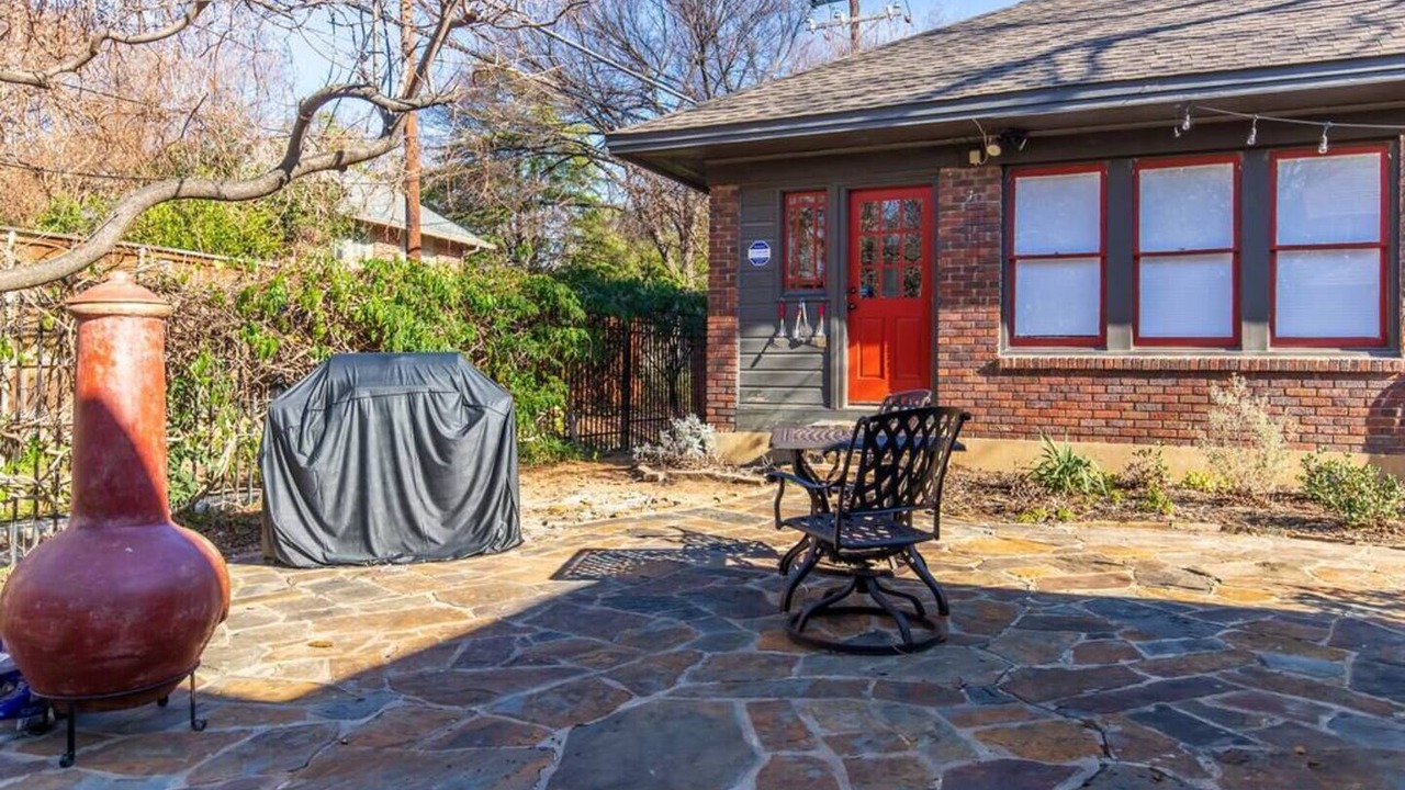 Photo of Outdoor in Junius Heights