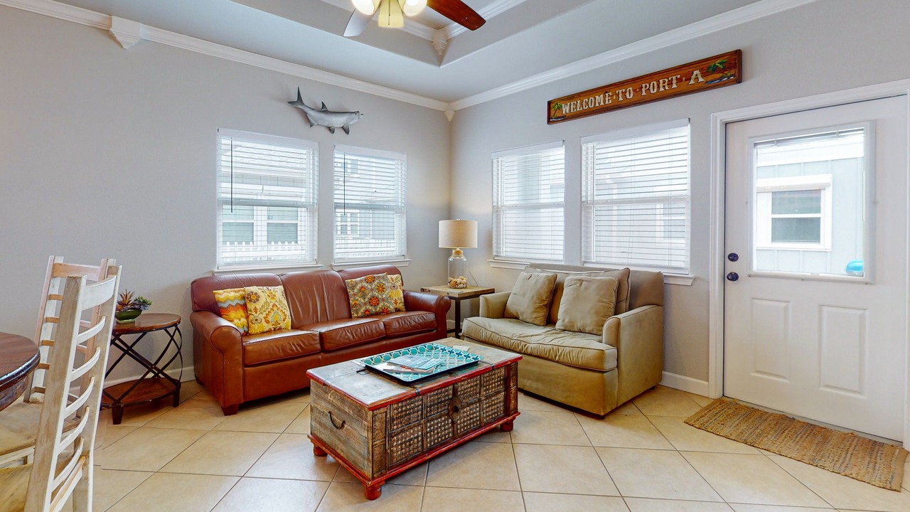 Photo of Livingroom in Safe Harbor