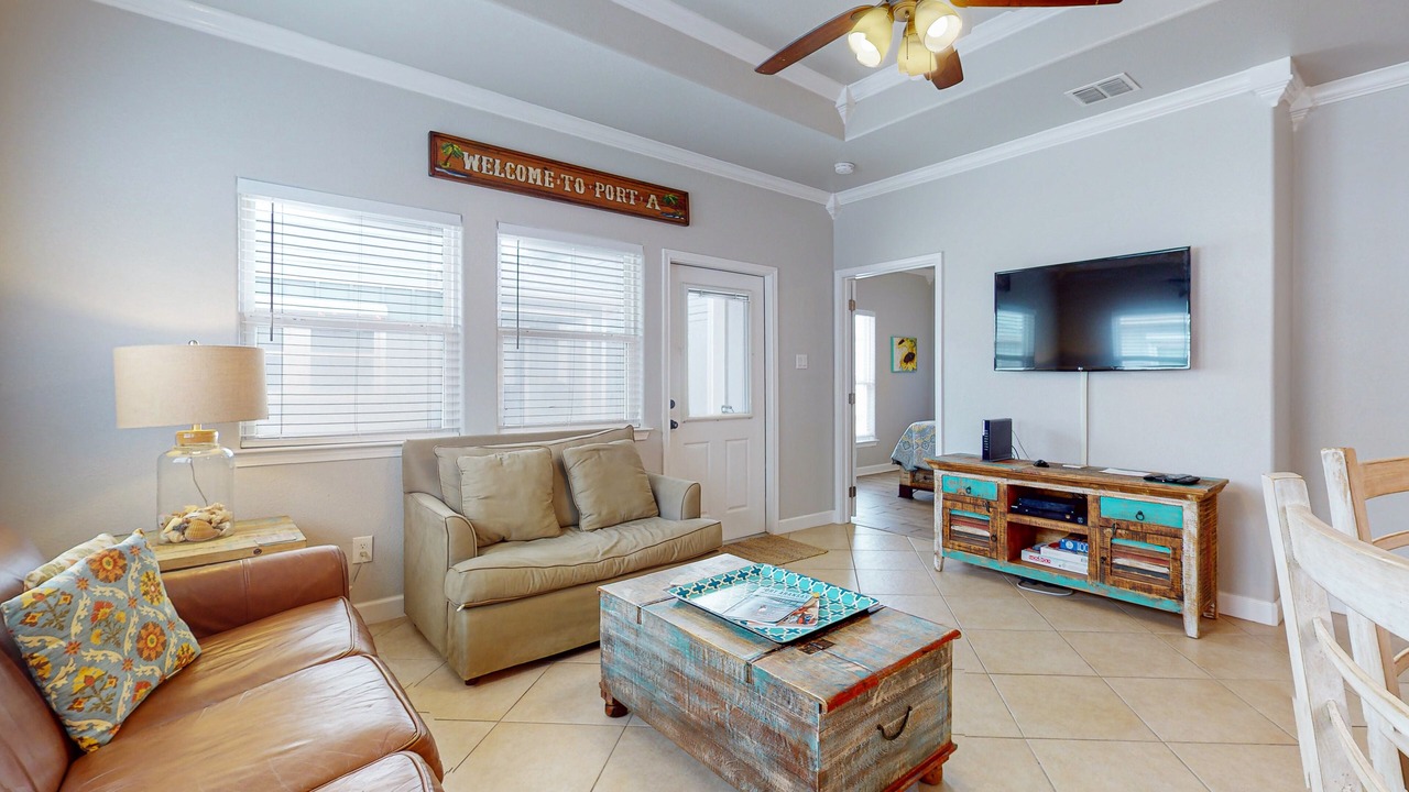 Photo of Livingroom in Safe Harbor