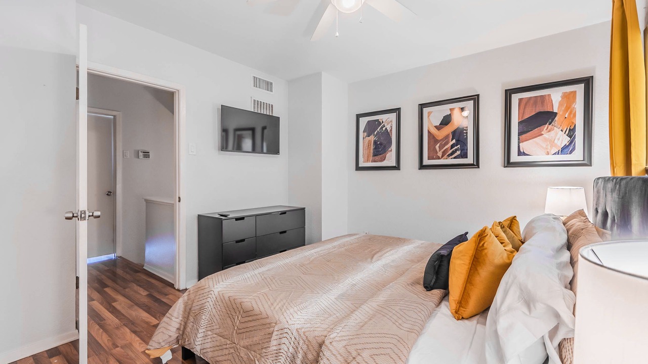 Photo of Bedroom in Turtle Creek