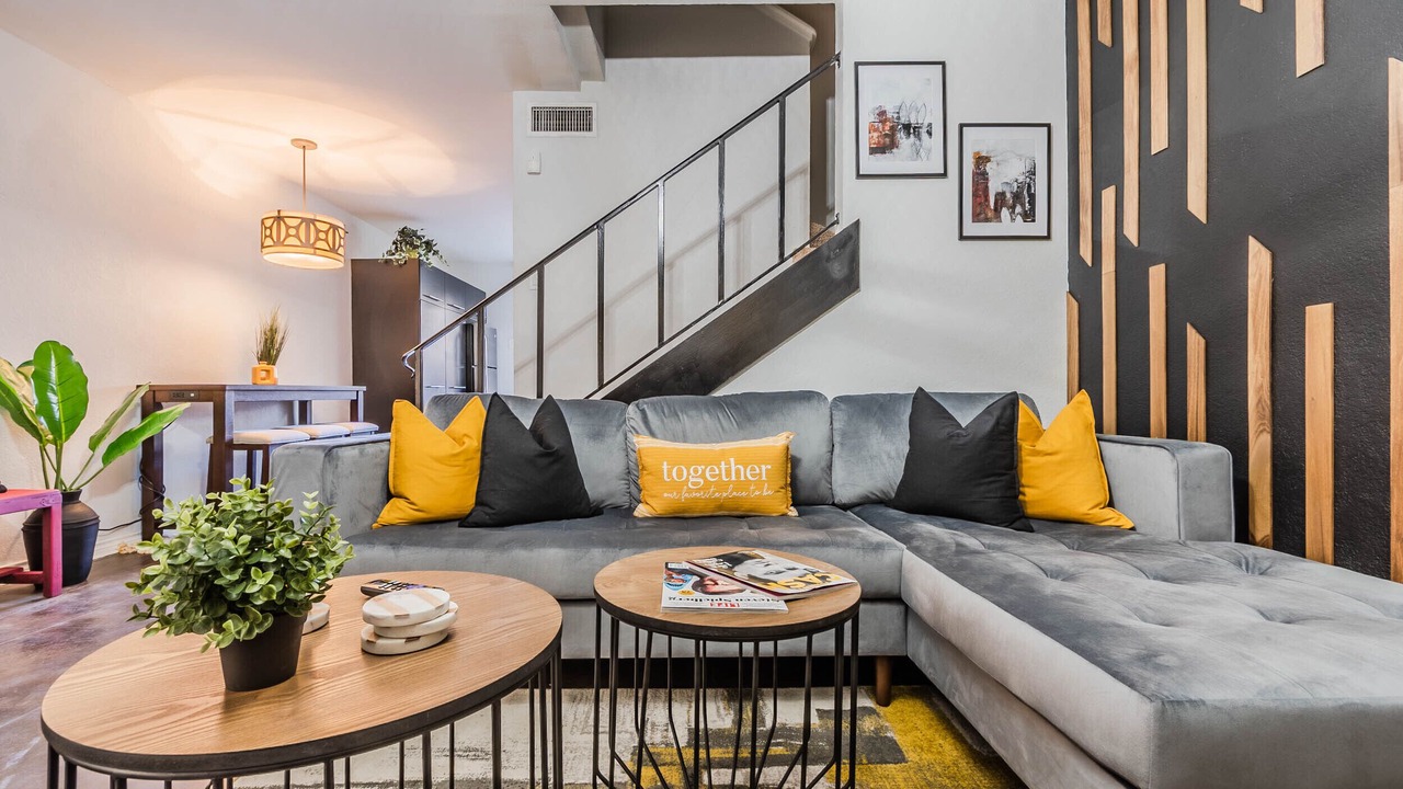 Photo of Livingroom in Turtle Creek