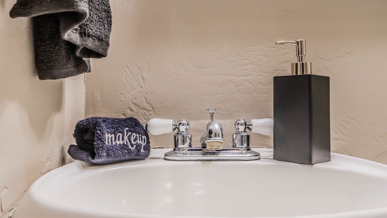 Photo of Bathroom in Turtle Creek