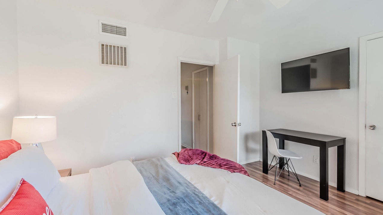 Photo of Bedroom in Turtle Creek