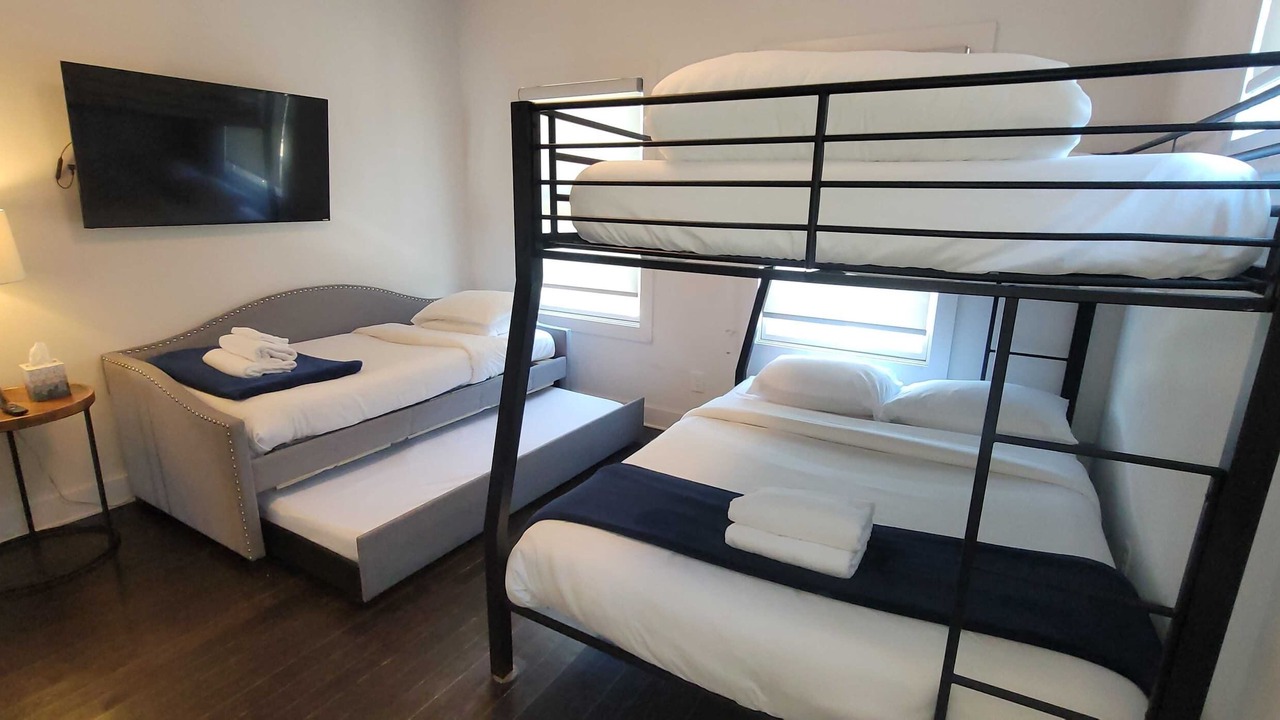 Photo of Bedroom in Hadley - Washington
