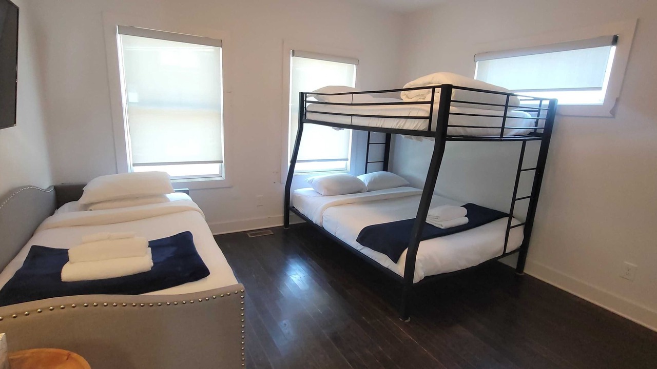 Photo of Bedroom in Hadley - Washington