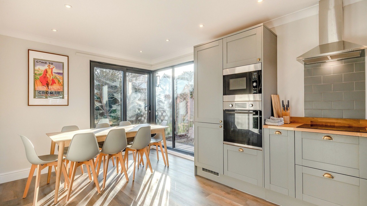 Photo of Others in Overstrand