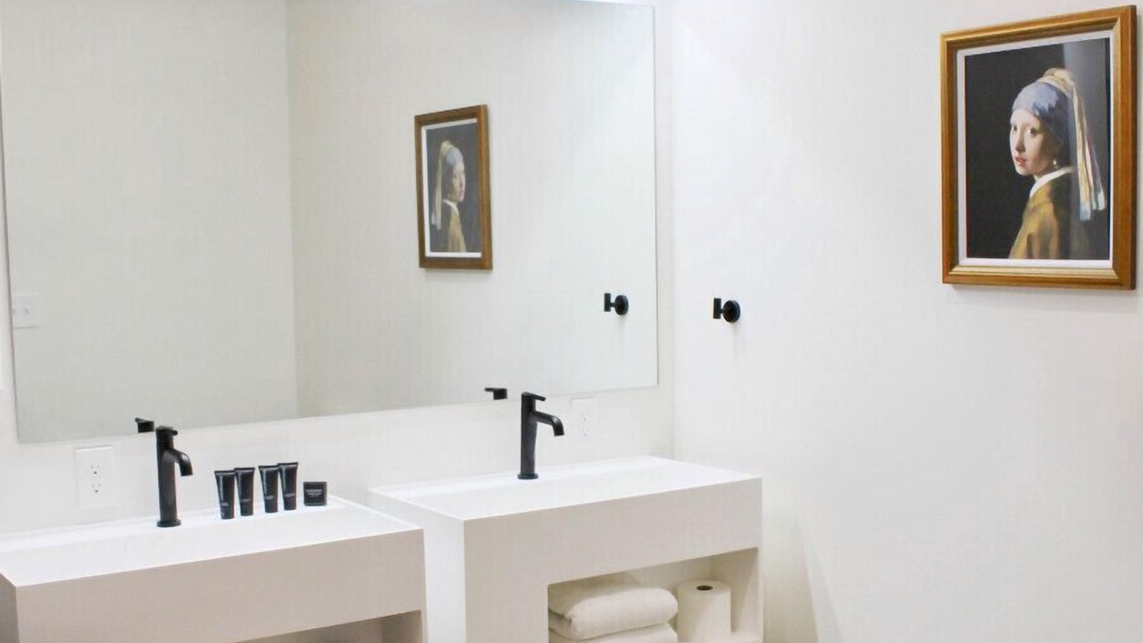 Photo of Bathroom in Downtown Oklahoma City