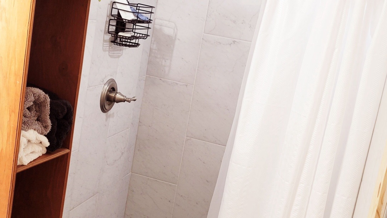 Photo of Bathroom in Hoyt