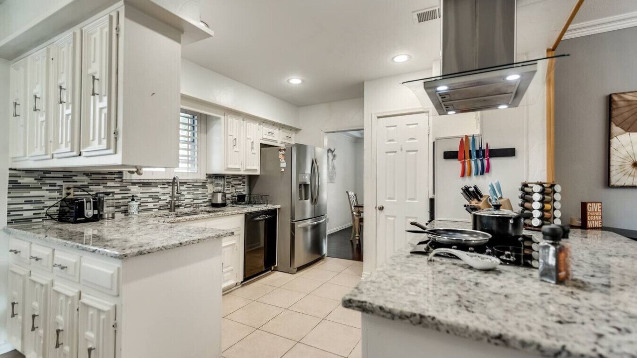 Photo of Kitchen in Far North Dallas
