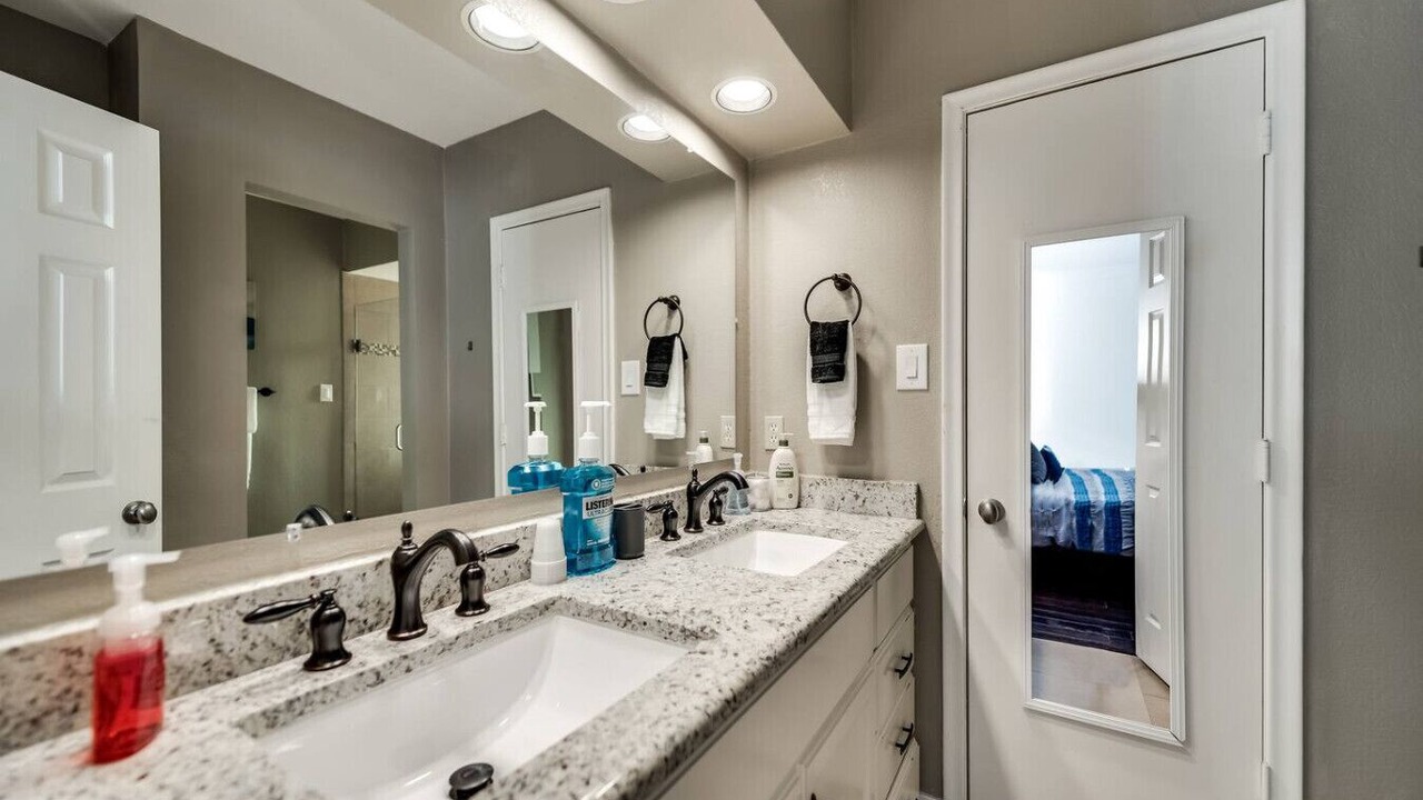 Photo of Bathroom in Far North Dallas