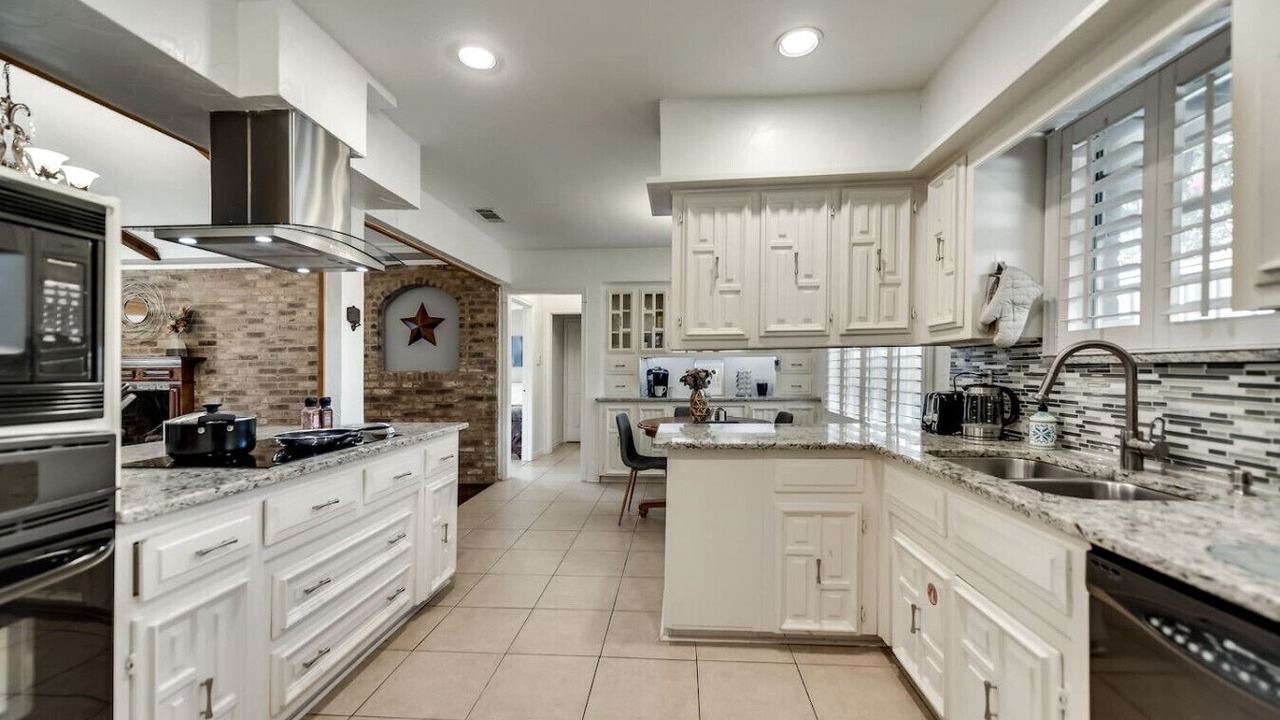 Photo of Kitchen in Far North Dallas