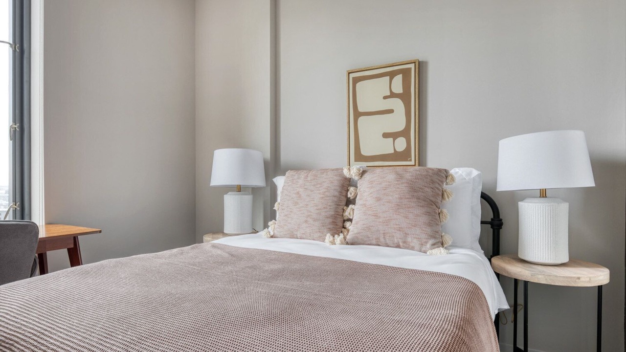 Photo of Bedroom in Theatre District