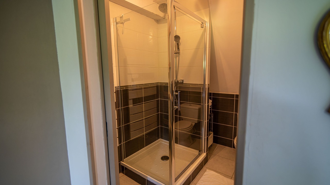 Photo of Bathroom in Yebleron