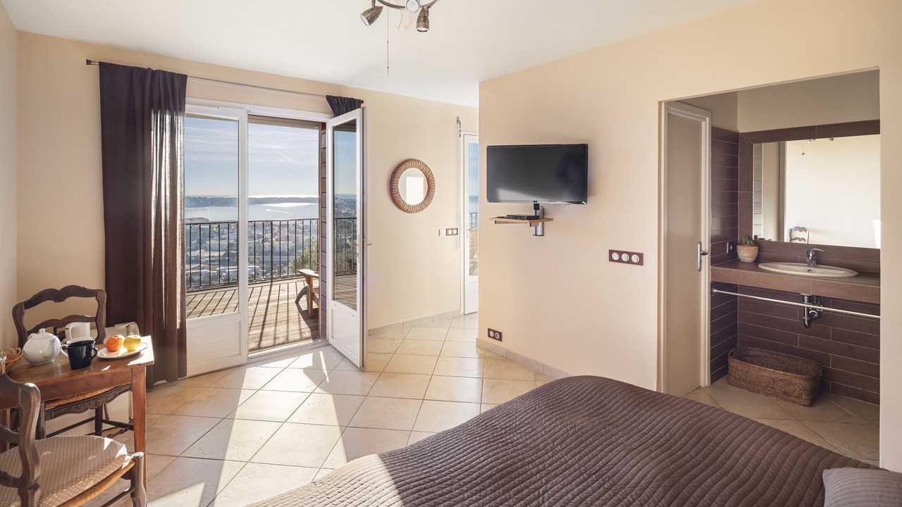 Photo of Bedroom in Golfe Juan