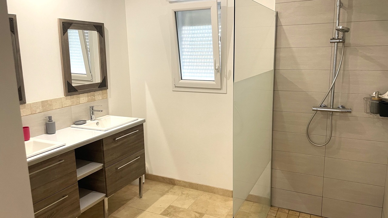 Photo of Bathroom in Saint-Macaire-en-Mauges
