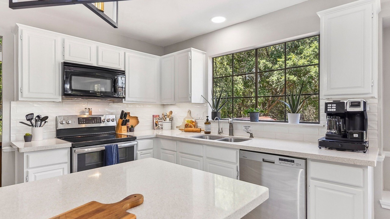 Photo of Kitchen in North Buttercup Creek