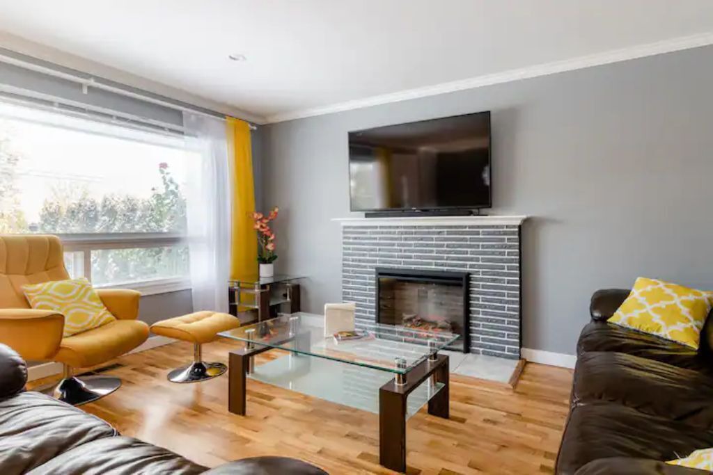 Photo of Livingroom in SeaTac