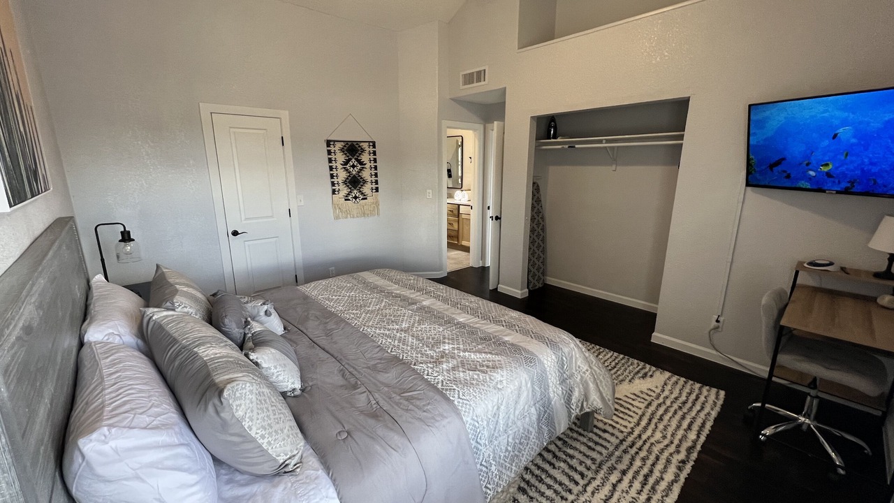 Photo of Bedroom in Biggs Field