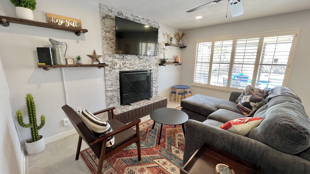 Photo of Livingroom in Biggs Field