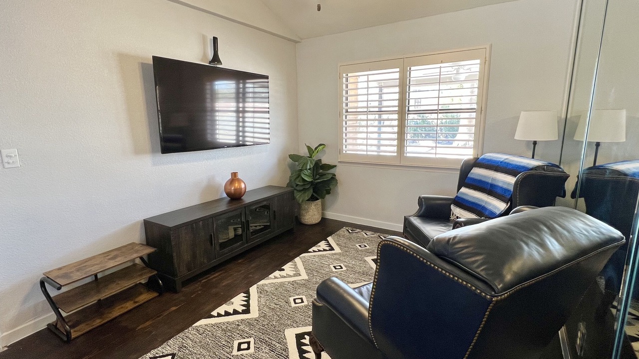 Photo of Livingroom in Biggs Field
