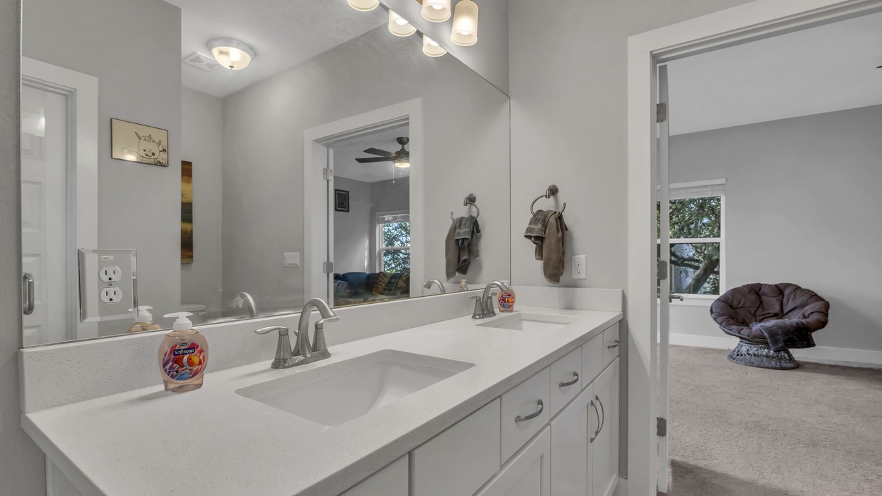 Photo of Bathroom in Parker Lane