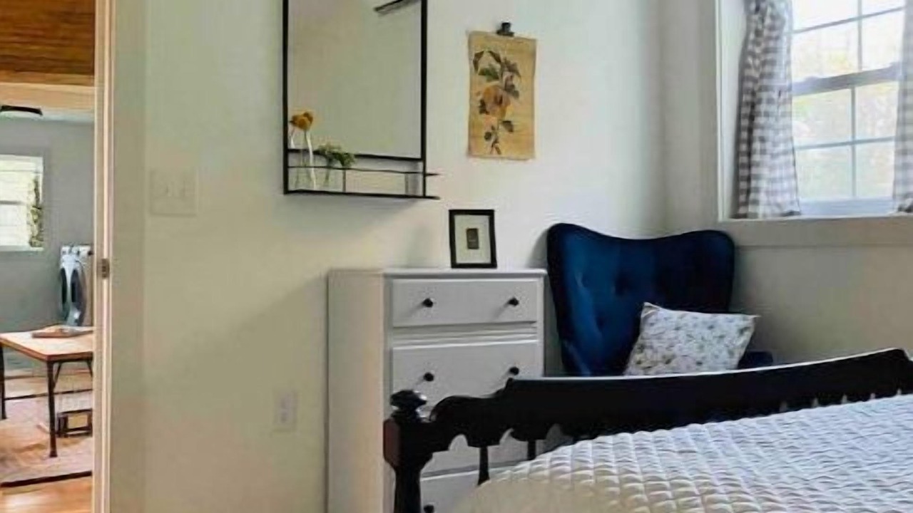 Photo of Bedroom in Goode