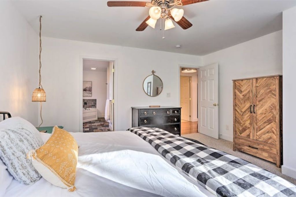 Photo of Bedroom in Rowland
