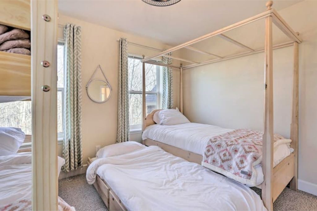Photo of Bedroom in Rowland