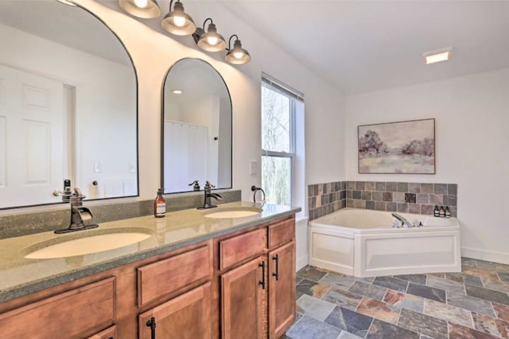 Photo of Bathroom in Rowland