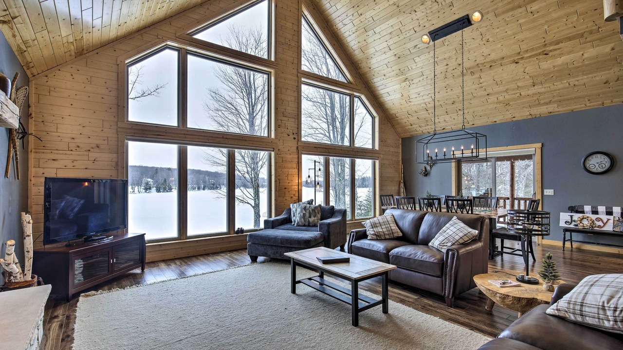 Photo of Livingroom in Iron River