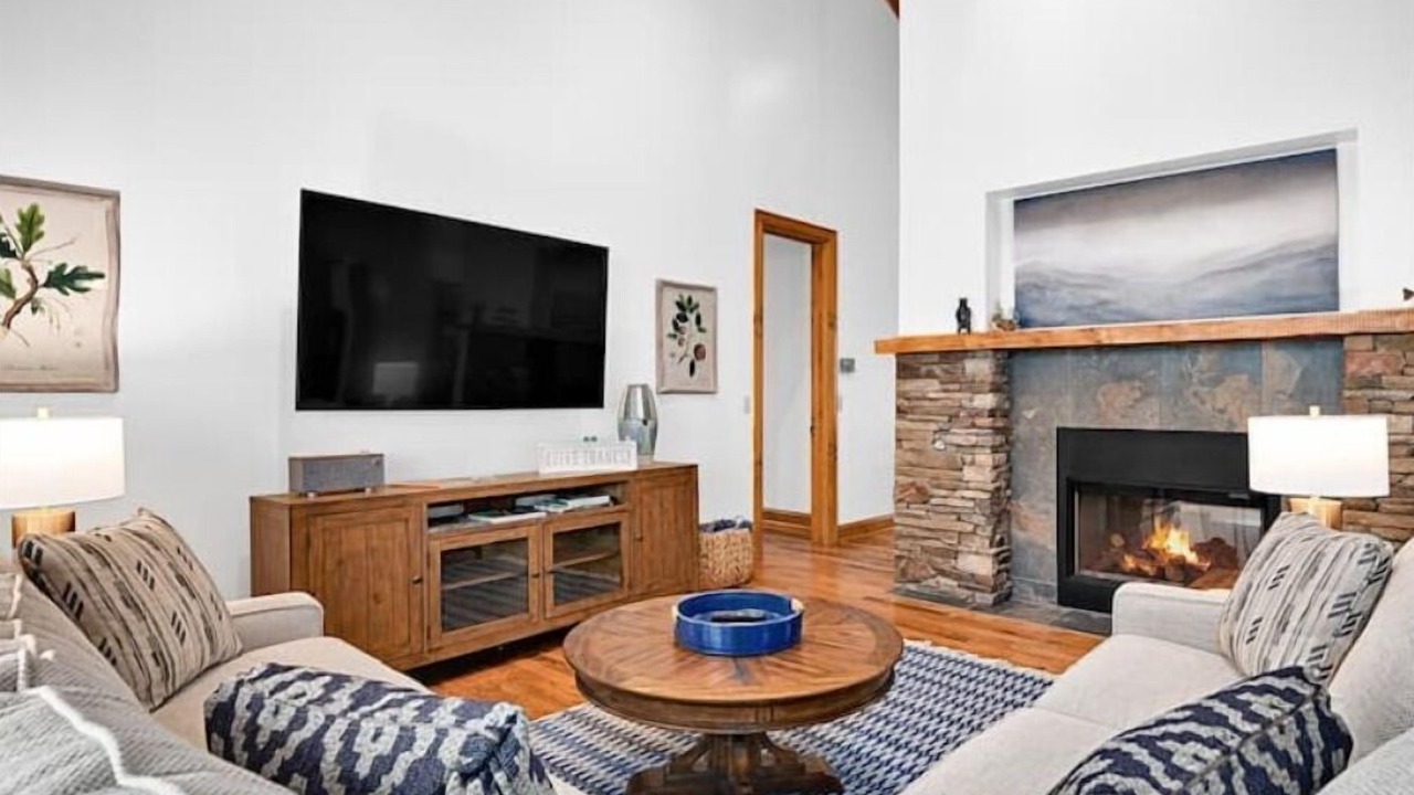 Photo of Livingroom in Hendersonville