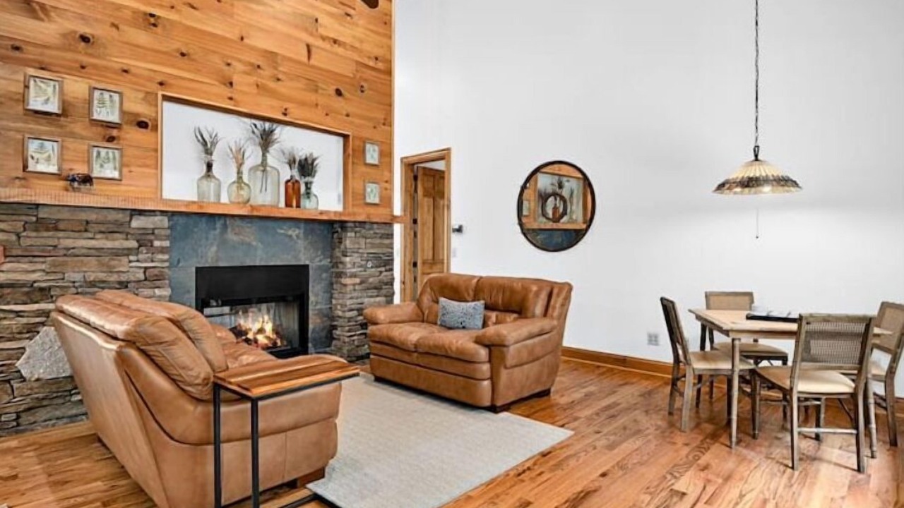 Photo of Livingroom in Hendersonville