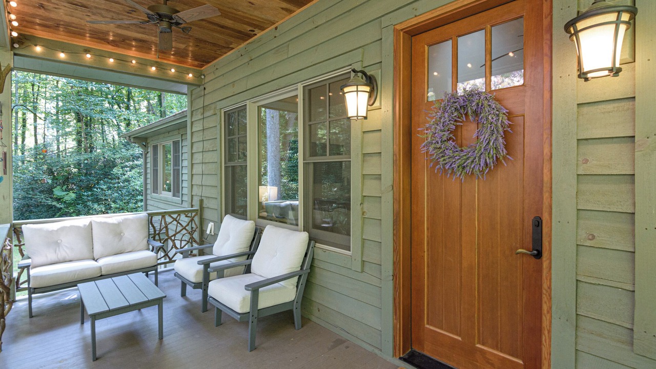Photo of Patio Balcony in Hendersonville