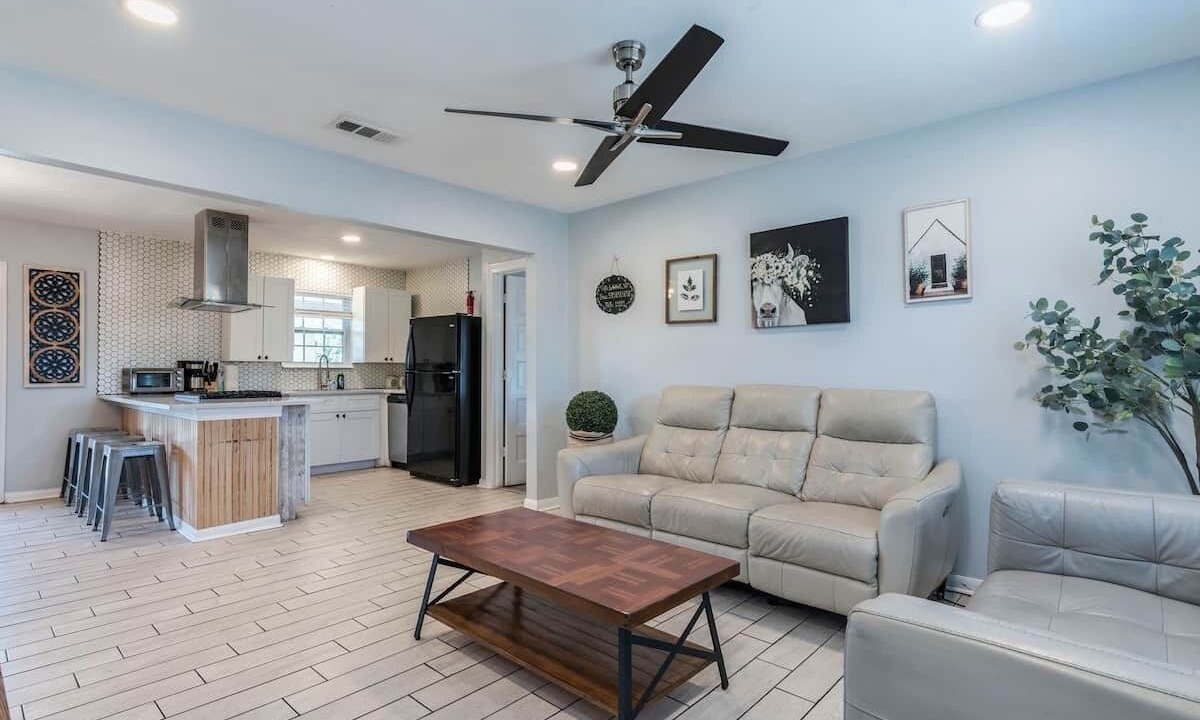 Photo of Livingroom in Highland