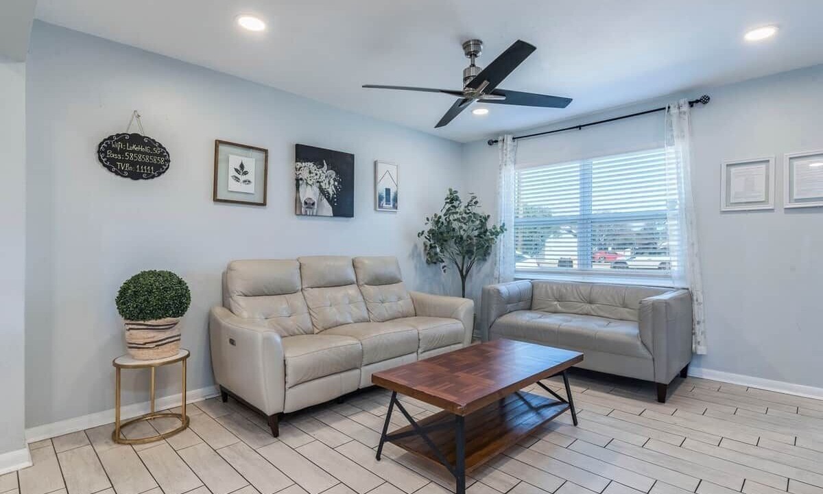 Photo of Livingroom in Highland