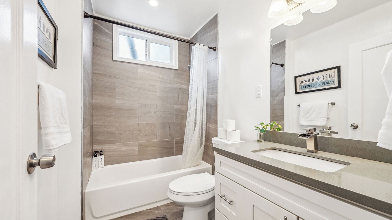 Photo of Bathroom in Burlingame Terrace