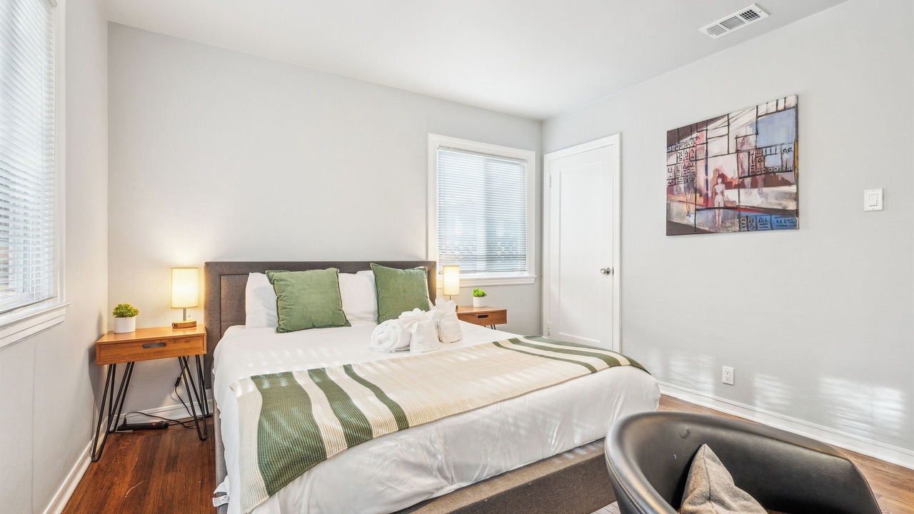 Photo of Bedroom in Burlingame Terrace